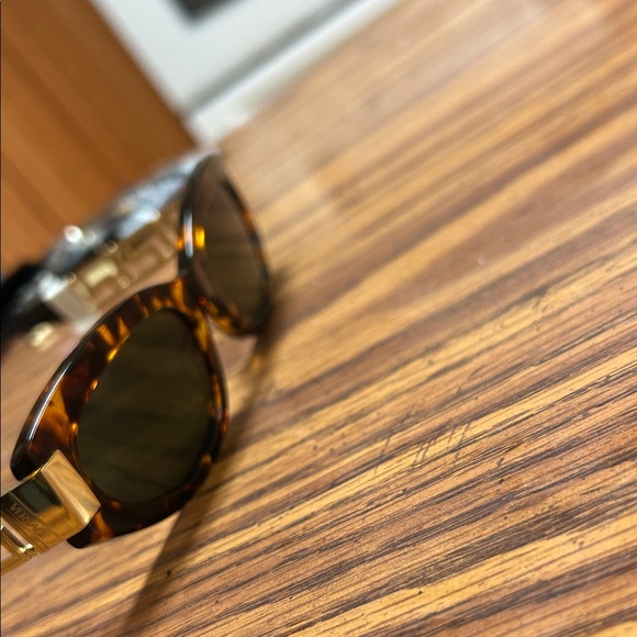Versace Tortoiseshell Sunglasses with Gold Accents - Picture 9 of 10